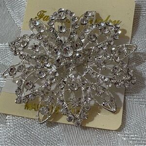 Large rhinestone flower brooch jewelry